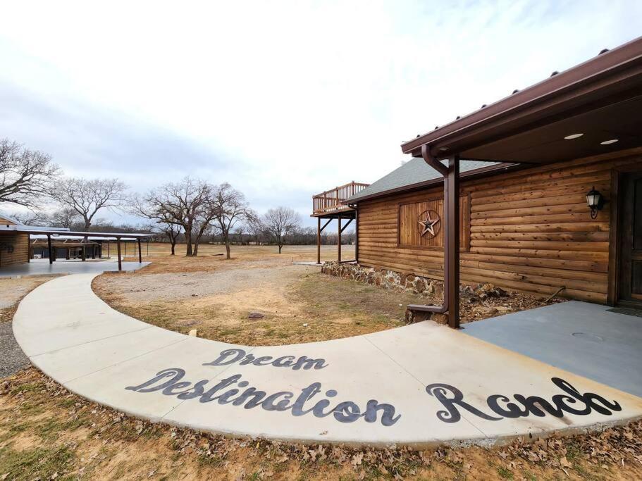 Dream Destination Ranch Aubrey Exterior photo